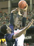 Greg Oden goes up against Hibbert