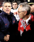 Jim Tressel shakes hands with Illinois head coach Ron Zook after the Buckeyes lost to Illinois 28-21 November 10, 2007