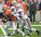 OSU safety/linebacker Tyler Moeller makes a play on Illinjois QB Juice Williams 11/15/08. (Photo: Dan Harker, The Ozone)